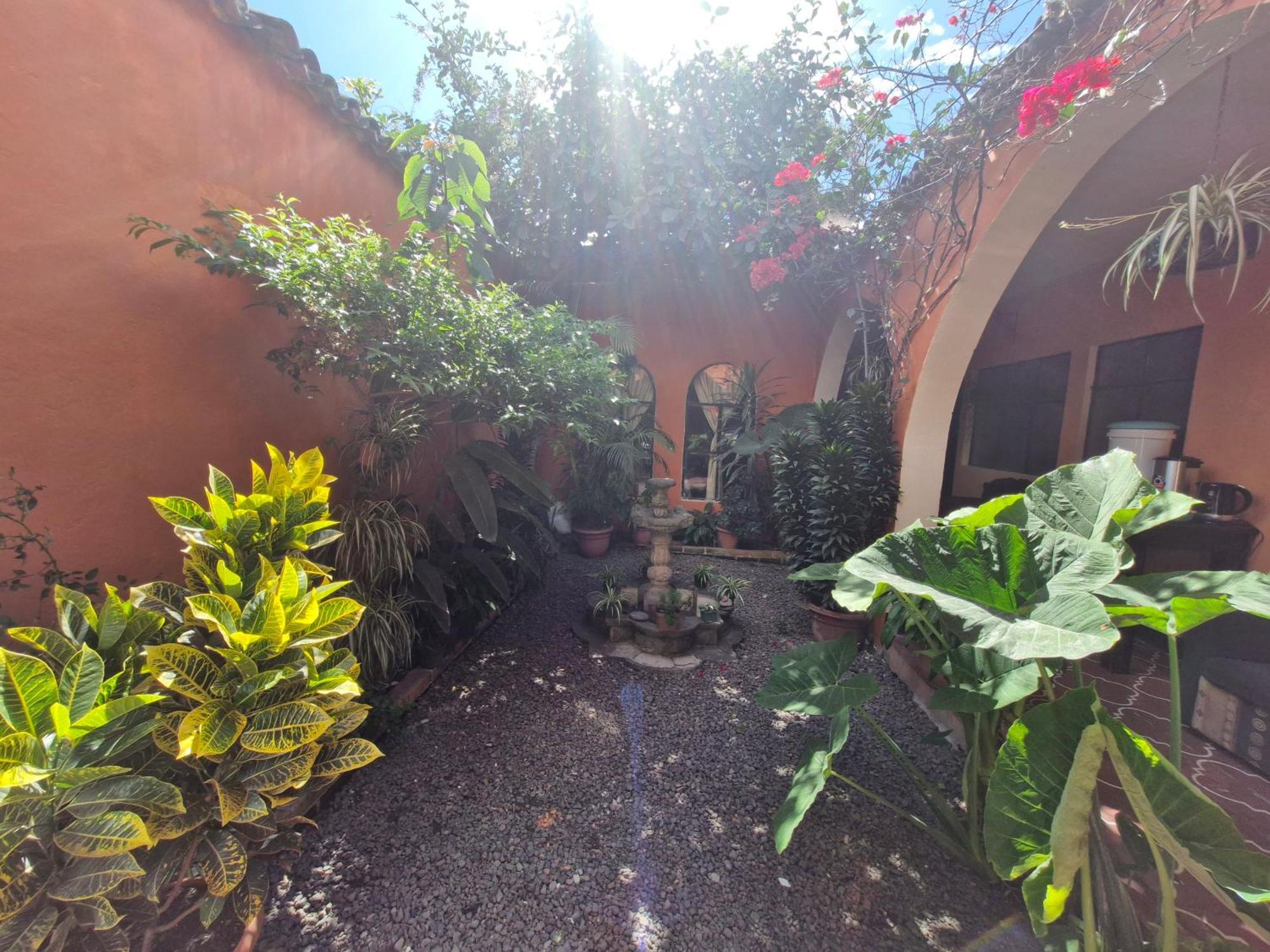 Hospedaje El Viajero Antigua Lli Exterior foto